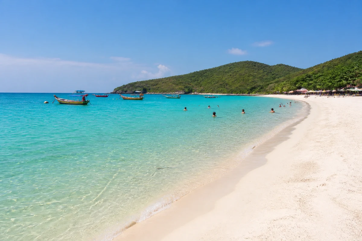 ภาพจำลองจาก AI ของชายหาดน้ำใสบนเกาะล้าน