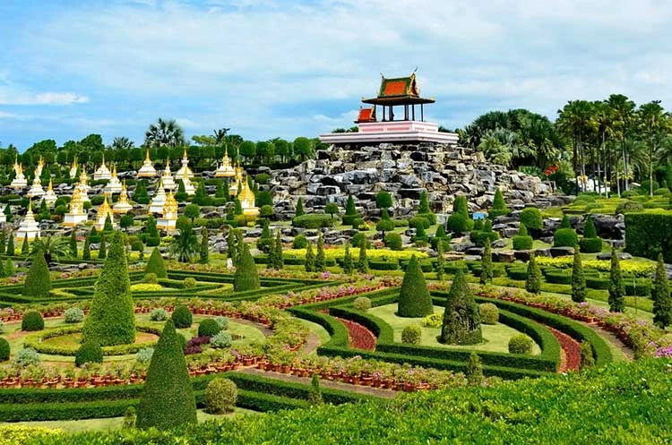 สวนตกแต่งและศาลาไทยภายในสวนนงนุชพัทยา